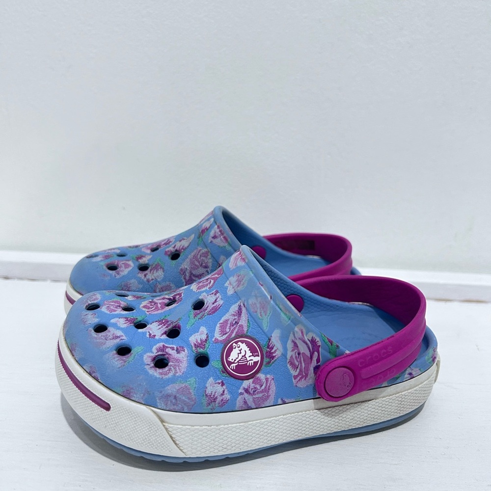 CROCS Girl’s Floral Blue & Pink Roses Slip on Sandals Size‎ 8/9